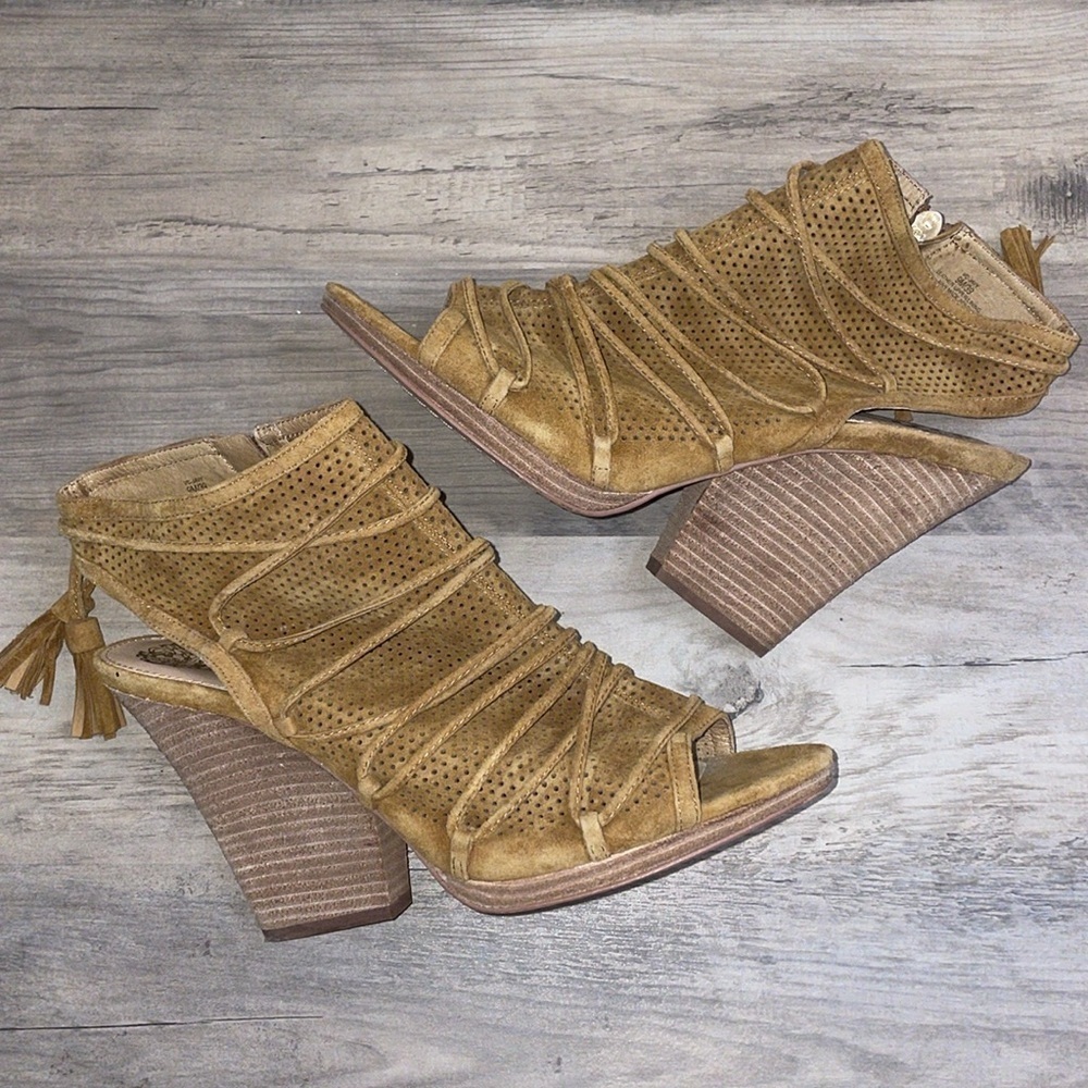 Vince Camuto women’s 9 wedges heels suede tan leather lace up tassel zipper Javy